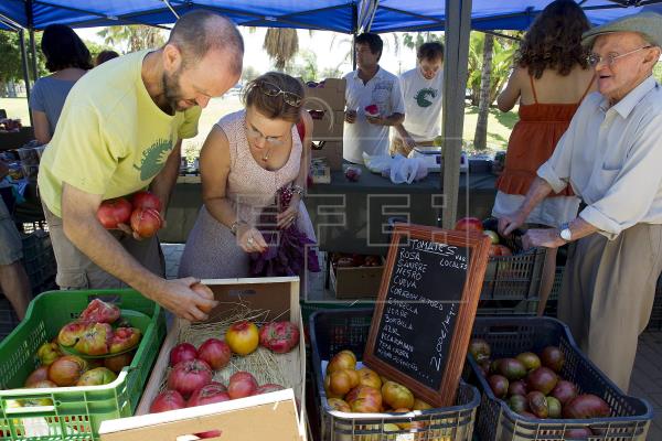 La UPA pide que se puedan instalar puestos de alimentos en mercadillos