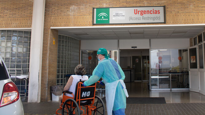 El SAS contratará más de 500 sanitarios en Sevilla para mantener los circuitos Covid hasta octubre