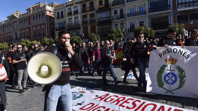 «Tu abandono me puede matar», la lucha de los funcionarios de prisiones