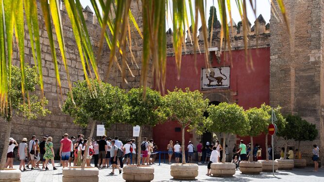 Tener fiebre no impide la entrada a los monumentos en Sevilla