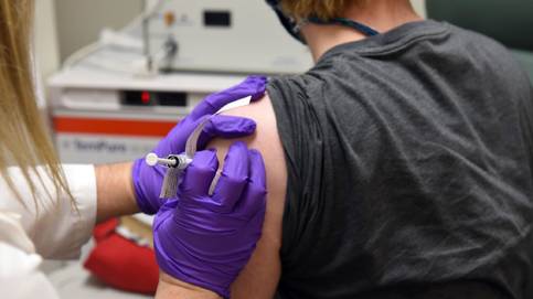 Casi 200 españoles probarán una de las vacunas más prometedoras contra la Covid