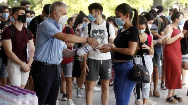 Bajan las notas de corte de Medicina y Bioquímica en Sevilla en la segunda adjudicación