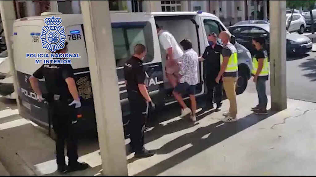 Detenidos cuatro franceses por violar a dos menores que conocieron en la Alameda de Hércules