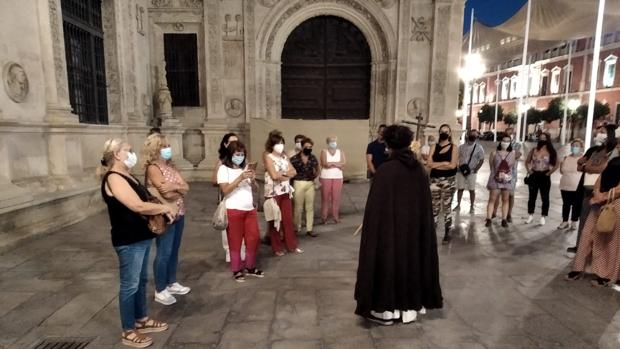 La historia de las brujas de Sevilla se descubre en sus calles