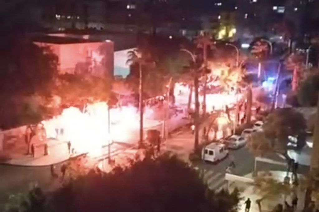 Disturbios en un barrio de Málaga en una manifestación contra el toque de queda