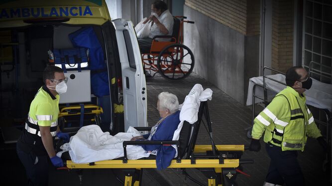 Inquietud en el Hospital de Osuna ante una situación «realmente crítica» en el centro