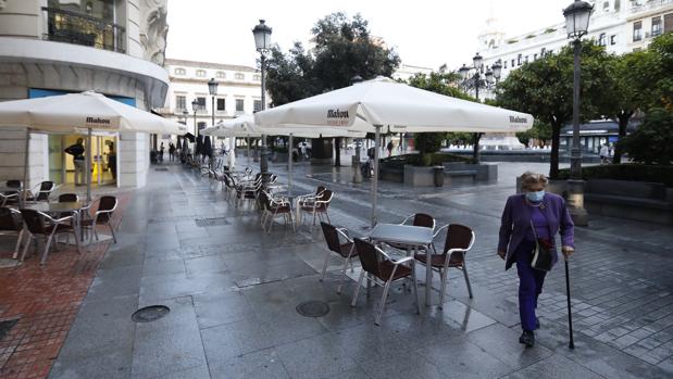 Los hosteleros andaluces piden a la Junta abrir en estas Fiestas hasta las once y mesas de ocho