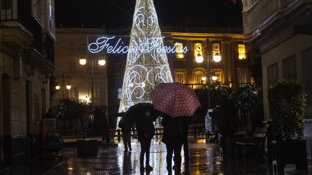 Andalucía enciende sus luces de Navidad pero sin espectáculos ni sonidos