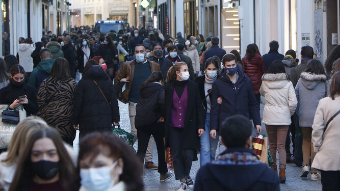 Sevilla capital ya supera la tasa de riesgo máximo con más de 500 casos por 100.000 habitantes