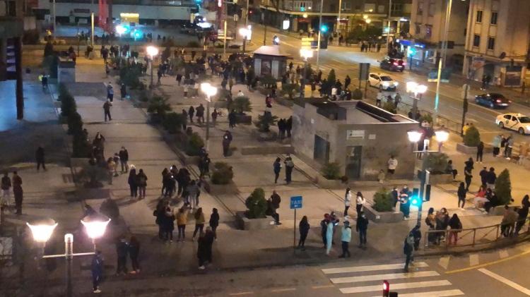 Decenas de familias pasan la noche en la calle por los terremotos de Granada