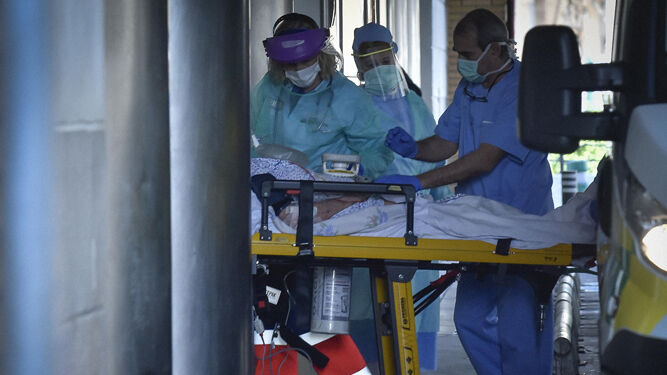 Bajan los ingresos hospitalarios por primera vez desde antes de Navidad