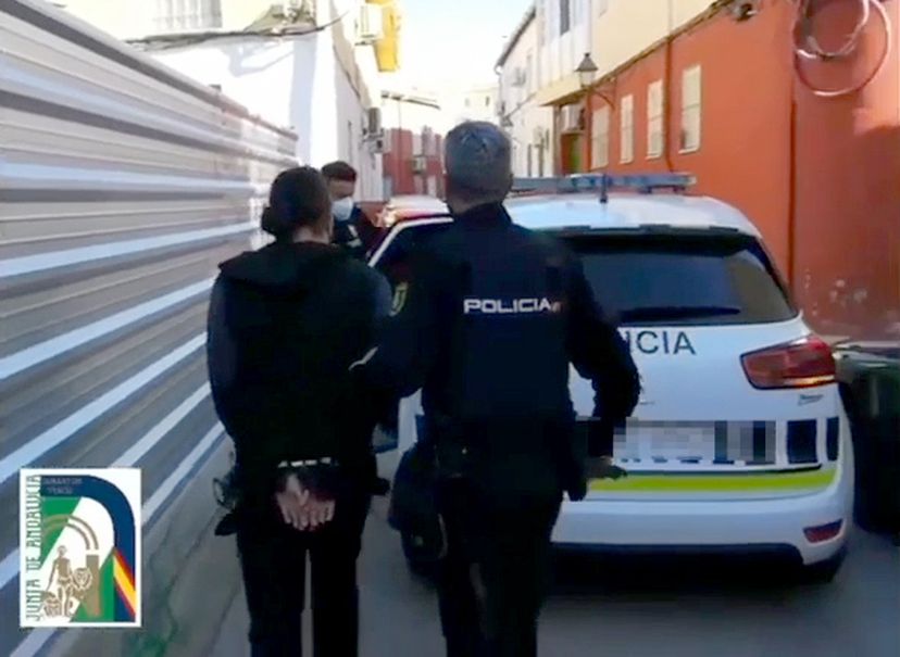 Un niño de nueve años se escapa de casa en Málaga para denunciar los abusos de su padre a su hermana de 15