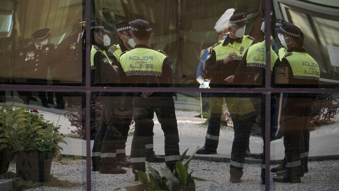 Recurren las medallas de la Policía Local de Sevilla por ser “regalos políticos”