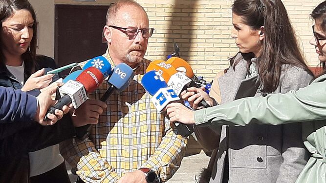 El padre de Marta del Castillo tiene «esperanza» en que Miguel Carcaño diga la verdad en el juicio al Cuco