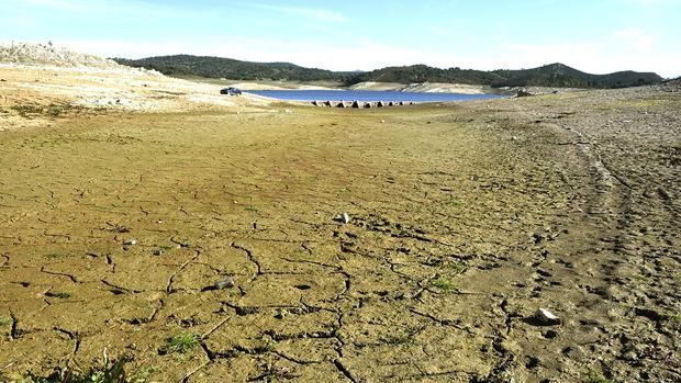 Comienzan las primeras restricciones del suministro de agua potable por la sequía en la provincia de Sevilla